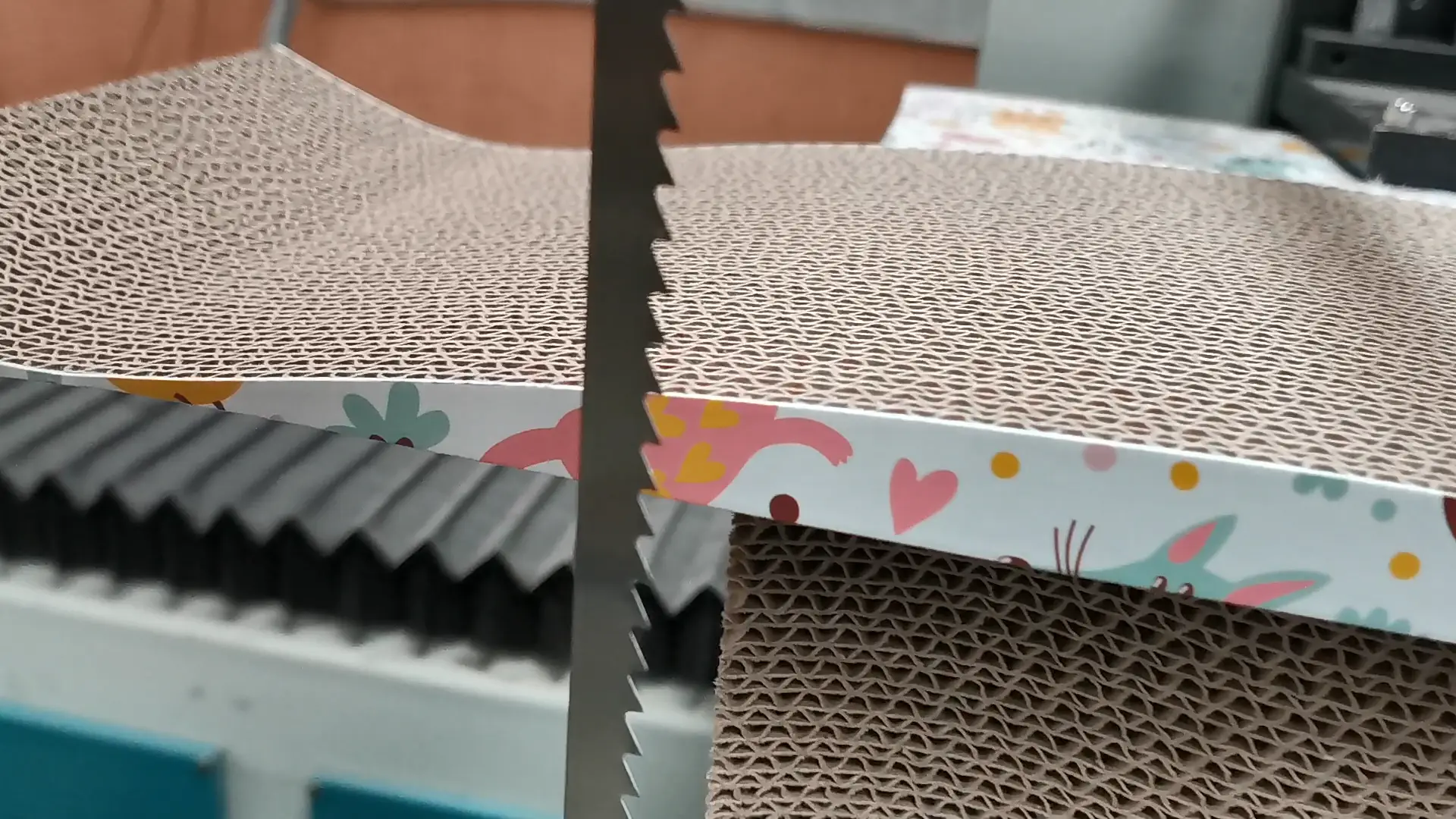 De evolutie van materialen in huisdiermeubilair: van natuurlijk naar synthetisch en terug naar de...